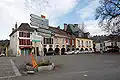 Mairie et office du tourisme.