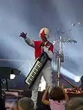 Cascadeur et son synthé-guitare