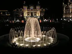 Le casino la nuit.