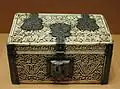 Coffret en ivoire et argent, époque des Omeyyades de Cordoue, 966-967.
