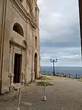 Castello Carafa, piazza ingresso.