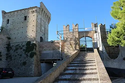 L'entrée du château.