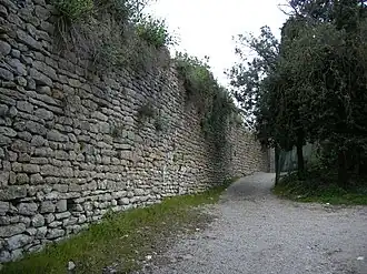 Les remparts.