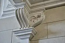 Chapiteau dorique et consoles à gousses au château de Castelnau-d'Estrétefonds.