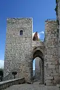Une des deux tours albarranes du château de Santa Catalina à Jaén.
