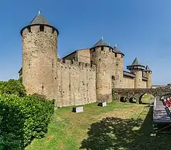 Le château comtal.
