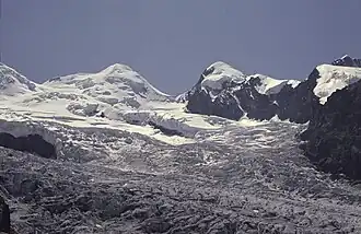 Pollux, à droite.