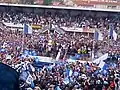 Rory Kockott soulève le Brennus au Stade Pierre-Antoine.