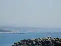 Vue de Catanzaro Lido depuis la plage de Copanello Lido.