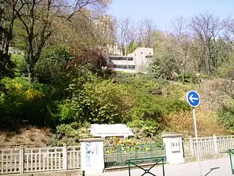 Mémorial et cascade de la catastrophe de Fourvière.