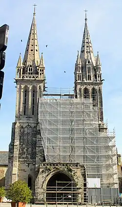 Façade occidentale en cours de rénovation en 2019.