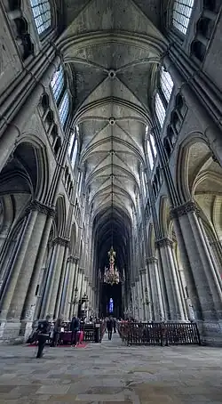 Nef vue vers l'autel.
