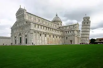 Tour de Pise en Toscane (XIIe&nbsp;siècle).
