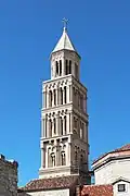Clocher-tour de la cathédrale St-Domnius.