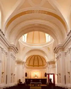 L'intérieur.