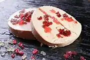 Photographie montrant des tranches de foie gras.