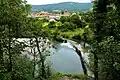 Ceilhes vue depuis la rivière.