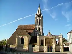 Vieux village. Église Saint-Christophe façade Ouest.