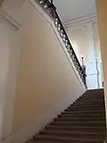 Escaliers à l’entrée