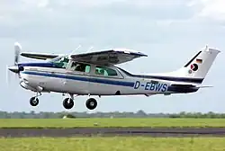 Description de l'image Cessna.210.centurion.d-ebws.arp.jpg.