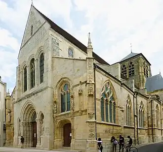 Façade de l'édifice