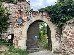 Portail d'accès.