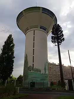Château d'eau de Créteil, rue Juliette-Savar.