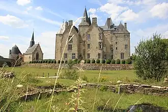 Le château de Bourgon.