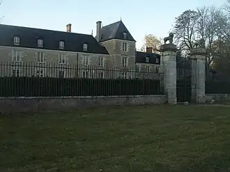 Le château de Chenailles.
