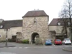 Porte d’Arans, XVIe&nbsp;siècle, sur le site de l'ancien château.