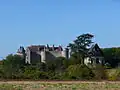 Château et chapelle, vue de l'est.