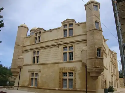 Le château de Rabasse.