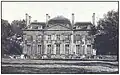 Carte postale prise après la destruction des ailes et des pavillons latéraux.
