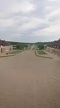 La cour d'honneur vue du 1er étage du corps central.