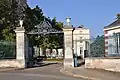 Entrée du château de Voisins.