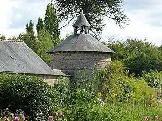 Le pigeonnier.
