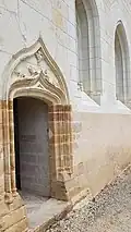 Petite porte.