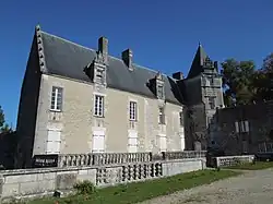 Côté sud, avec la terrasse.