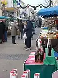 Jour de marché à Châtelaillon-Plage où le tourisme relance l’activité commerciale de la station balnéaire chaque été.