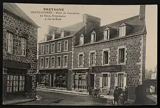Châtelaudren : l'Hôtel du Commerce vers 1920.