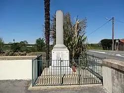 Le monument aux morts.