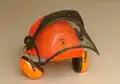 Un casque de protection.