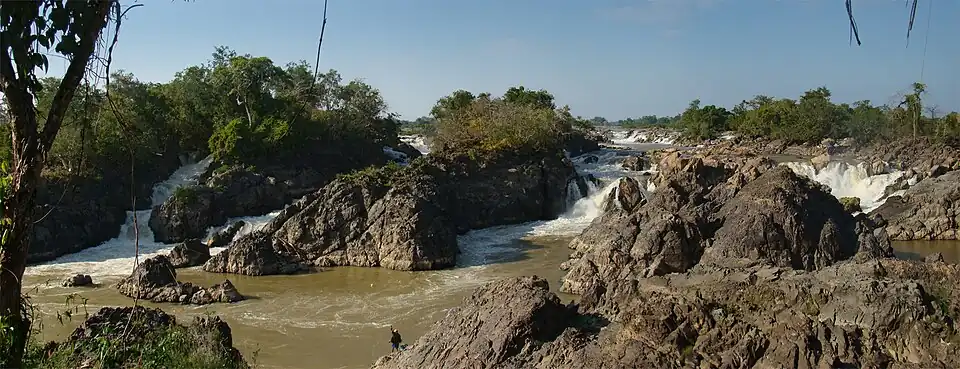 Rapides de Tat Somphamit (basses-eaux) appelés aussi Cascades de Li Phi.