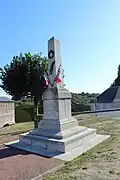 Le monument aux morts.