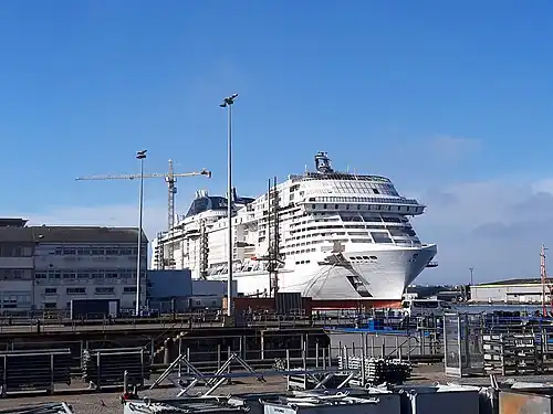 Armement au quai de Penhoët du paquebot MSC Euribia construit par les Chantiers de l'Atlantique.