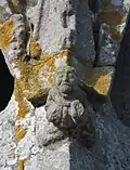 Chapelle Sainte-Cécile : détail d'une sculpture du clocher.