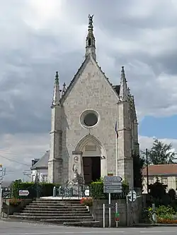 Photo en couleur de l'entrée de la chapelle.