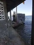 La chapelle est de plus en plus grignotée par la mer.