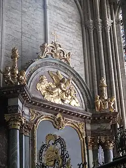 Chapelle Saint-Pierre et Saint-Paul, sommet du retable.