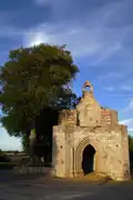 Chapelle Saint-Jacques-le-Majeur : la tour inachevée.
